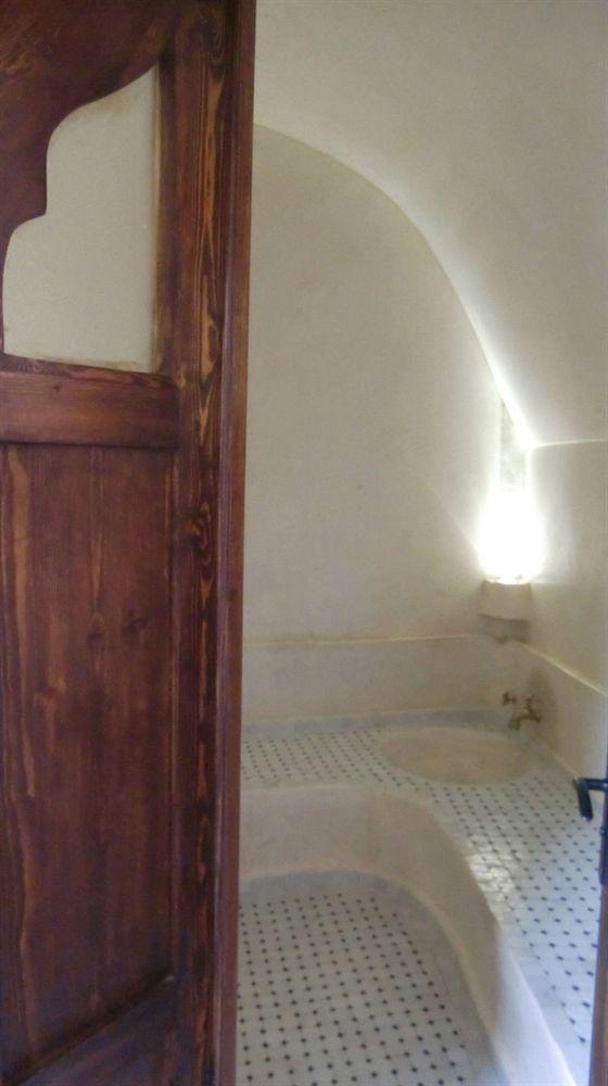 Riad Thais Szavíra Kültér fotó