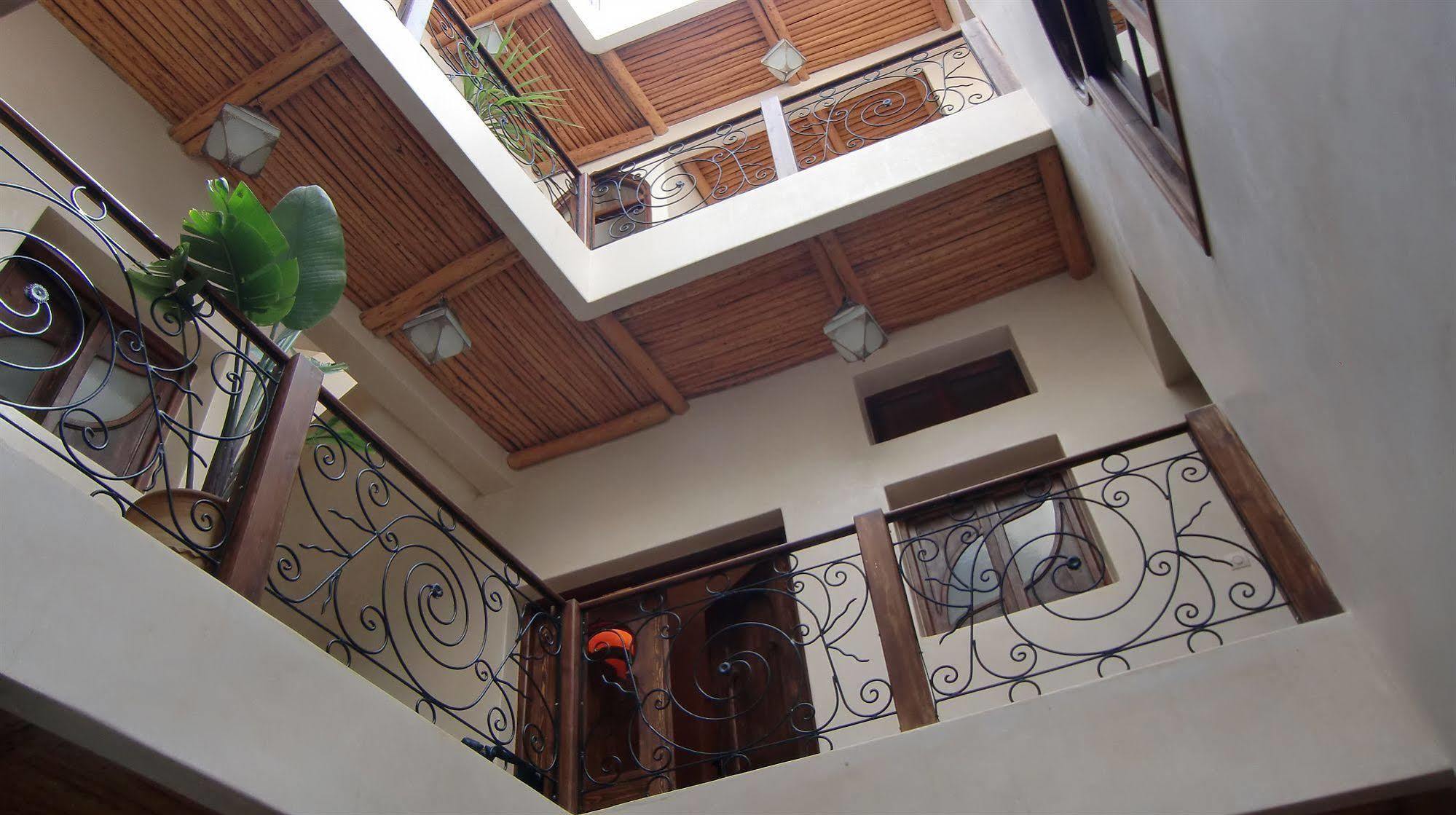 Riad Thais Szavíra Kültér fotó