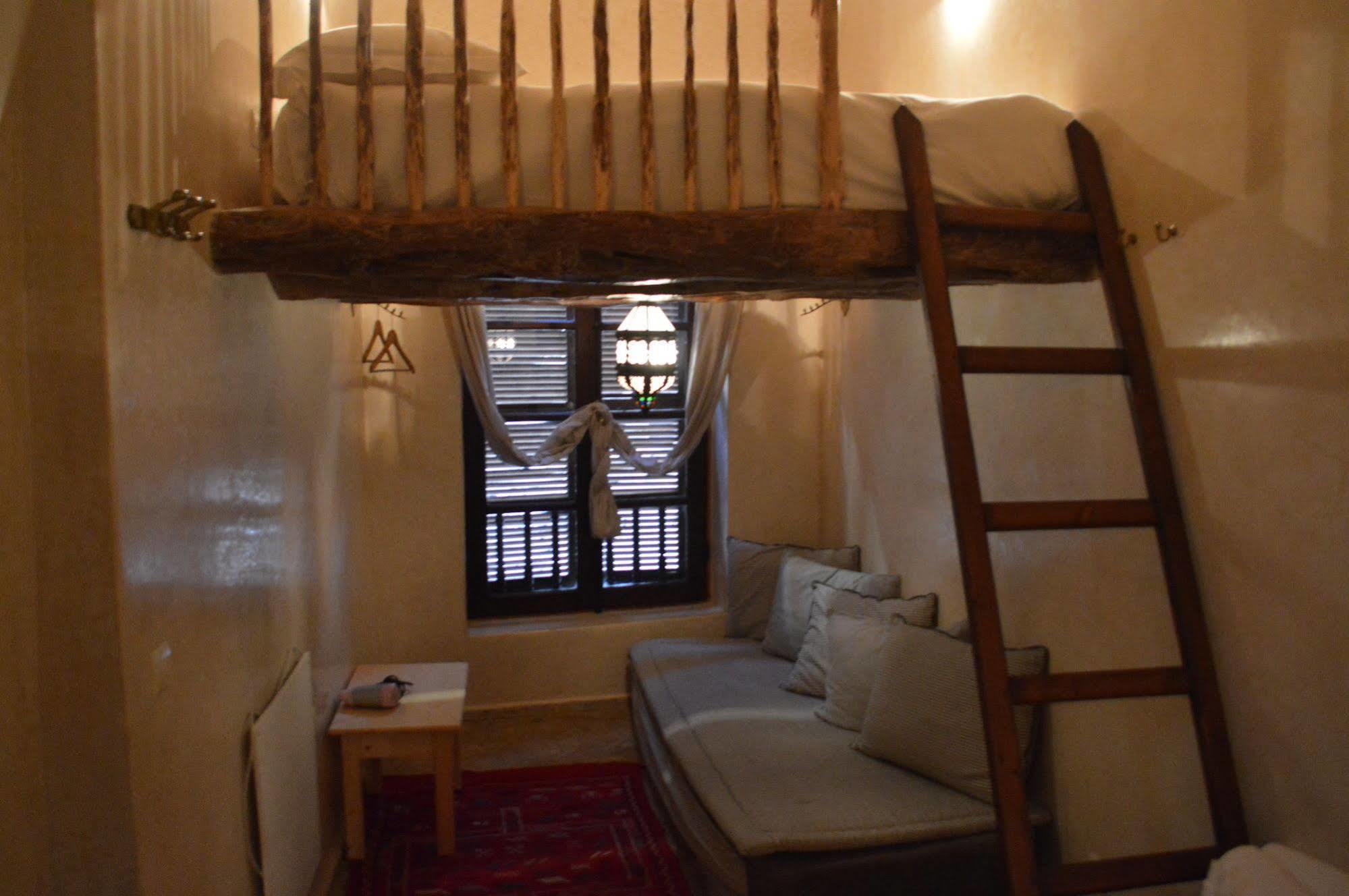 Riad Thais Szavíra Kültér fotó